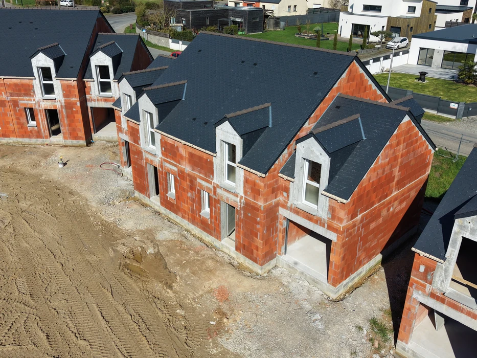 Vue aérienne d'un chantier de construction résidentiel